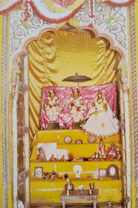 भगवान राम, लक्ष्मण व सीता के विग्रह : अवधबिहारीजी का मंदिर : दतिया : उन्नीसवीं सदी