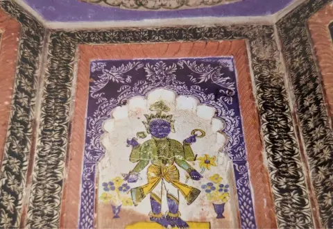चतुर्भुज विष्णु : गोसाई छतरी : दतिया : उन्नीसवीं सदी