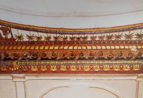 खजूर के वृक्ष : राजा भवानीसिंह कक्ष : दतिया : उन्नीसवीं सदी