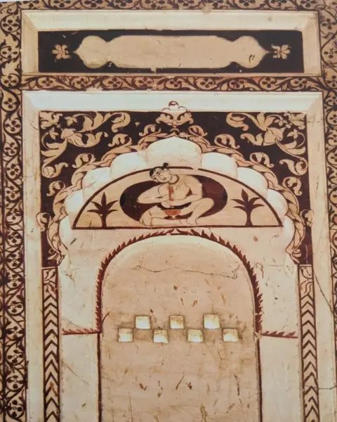 खरल घोटता व्यक्ति : महाराजा भवानीसिंह बहादुर की छतरी ( समाधि ) : दतिया : उन्नीसवीं सदी