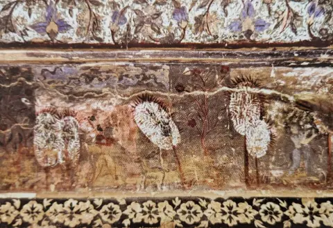 राग-रागिनियों के अंकन : वीरसिंह जुदेव महल ( सतखंड़ा महल ) : दतिया : सत्रहवीं सदी