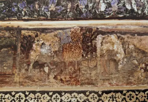 राग-रागिनियों के अंकन : वीरसिंह जुदेव महल ( सतखंड़ा महल ) : दतिया : सत्रहवीं सदी