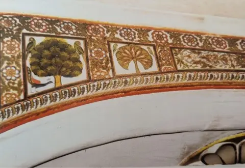 वृक्षों के अंकन : राजा भवानीसिंह कक्ष : दतिया : उन्नीसवीं सदी