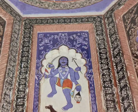 चतुर्भुज देव : गोसाई छतरी : दतिया : उन्नीसवीं सदी