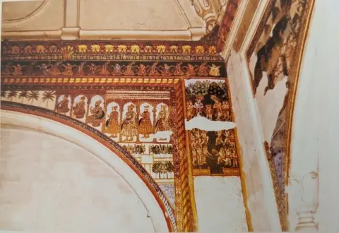 कृष्णलीला : राजा भवानीसिंह कक्ष : दतिया : उन्नीसवीं सदी