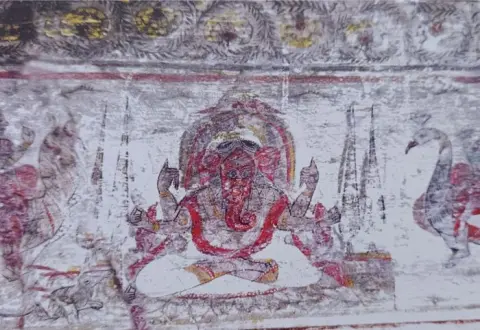 भगवान गणेश : श्री लक्ष्मण जू मंदिर : लिधौरा जिला निवाड़ी : अठारहवीं सदी