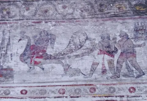 हंस पर सवार देवी : श्री लक्ष्मण जू मंदिर : लिधौरा जिला निवाड़ी : अठारहवीं सदी
