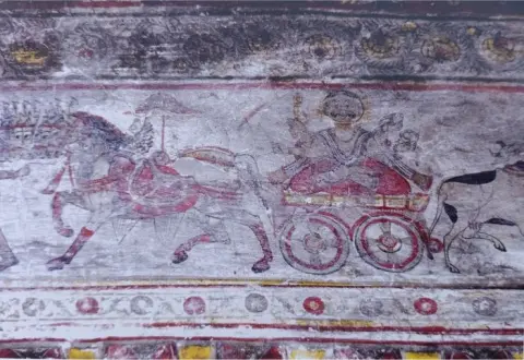 रथ में सवार राम व लक्ष्मण तथा वानर : श्री लक्ष्मण जू मंदिर : लिधौरा जिला निवाड़ी : अठारहवीं सदी