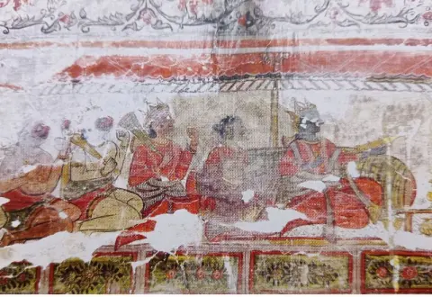 पिचकारी चलते व नृत्य देखते राम, लक्ष्मण व सीता : श्री लक्ष्मण जू मंदिर : लिधौरा जिला निवाड़ी : अठारहवीं सदी