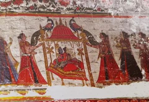सिंहासन पर बैठे राधा-कृष्ण तथा आकल्पन : श्री लक्ष्मण जू मंदिर : लिधौरा जिला निवाड़ी : अठारहवीं सदी