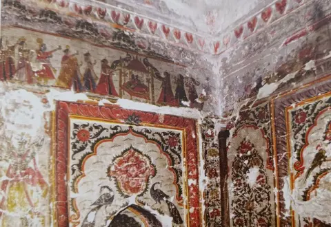 सिंहासन पर बैठे राधा-कृष्ण तथा आकल्पन : श्री लक्ष्मण जू मंदिर : लिधौरा जिला निवाड़ी : अठारहवीं सदी