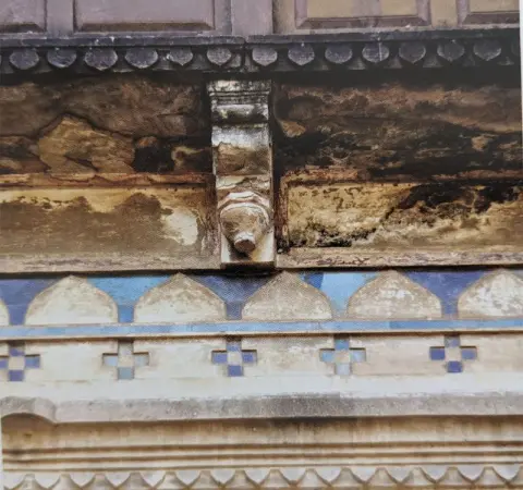 धुंधली आकृतियां व आकाल्पन : जहांगीर महल : ओरछा : सत्रहवीं सदी