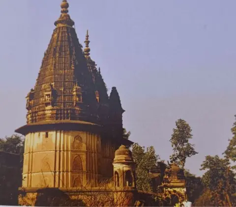 शिव मंदिर : ओरछा : सत्रहवीं सदी