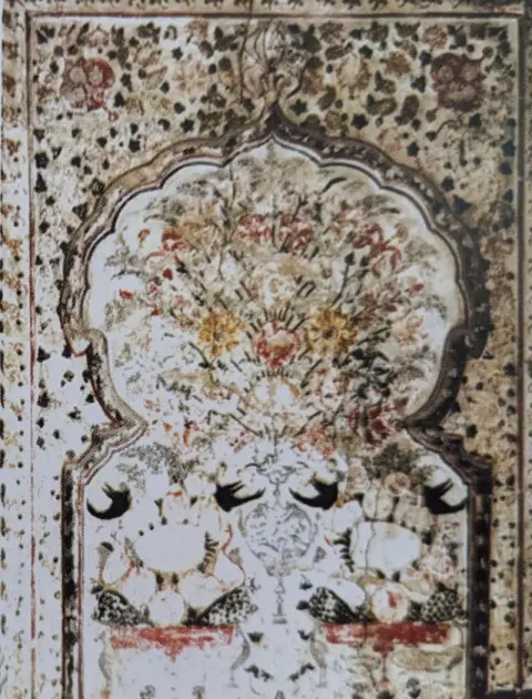 आकल्पनों : दीवाने खास : राजा महल : ओरछा : सत्रहवीं सदी