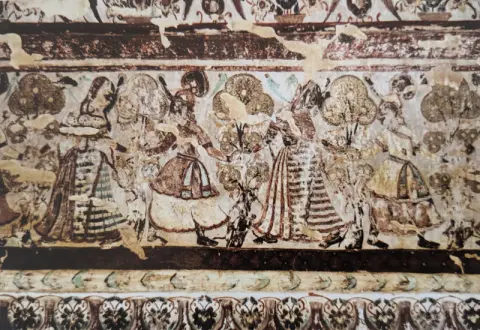 निकट दृश्य रासलीला : राजा महल : ओरछा : सत्रहवीं सदी