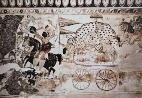 राम -रावण युद्ध दृश्य : लक्ष्मी मंदिर :ओरछा : सत्रहवीं सदी