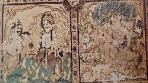 सहस्त्रार्जुन व परशुराम युद्ध तथा शंकर, पार्वती व गणेश रामराजा मंदिर : ओरछा : सोलहवीं सदी