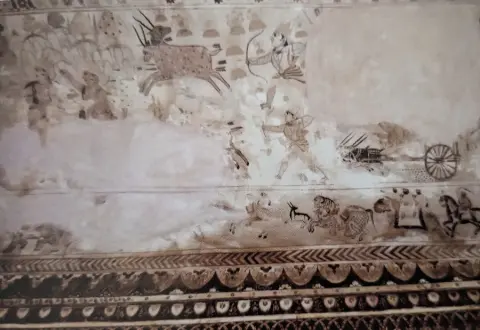 संभवत मारीच वध : लक्ष्मी मंदिर :ओरछा : सत्रहवीं सदी