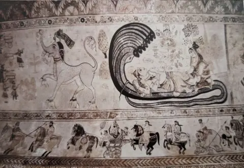 विशालकाय पशु व शेषशायी विष्णु : लक्ष्मी मंदिर :ओरछा : सत्रहवीं सदी