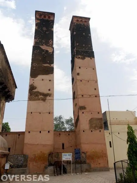 Sawan_Bhadon_Pillar_Orachha