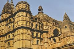 चतुर्भुज मंदिर : ओरछा  : सोलहवीं-सोलहवीं सदी  