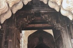 चतुर्भुज मंदिर : ओरछा  : सोलहवीं-सोलहवीं सदी  