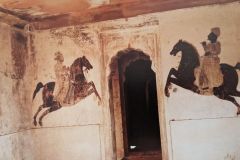 महल की ऊपरी मंजिल के कक्ष में अंकित अंकन : राय प्रवीण महल : ओरछा : सोलहवीं सदी