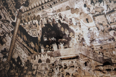 मंदिर जाते दर्शनार्थी व सैन्य प्रयाण दृश्य : लक्ष्मी मंदिर :ओरछा : सत्रहवीं सदी  