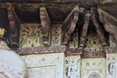 मंदिर की बाहरी भित्तियों पर किए गए आकल्पन : शिव मंदिर  : ओरछा : सत्रहवीं सदी     