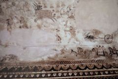 संभवत मारीच वध: लक्ष्मी मंदिर :ओरछा : सत्रहवीं सदी   