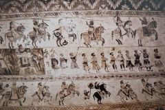 सेना का प्रयाण : लक्ष्मी मंदिर :ओरछा : सत्रहवीं सदी     