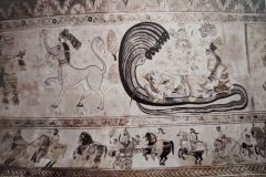विशालकाय पशु व शेषशायी विष्णु : लक्ष्मी मंदिर :ओरछा : सत्रहवीं सदी     