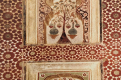  विभिन्न आकल्पनों से अलंकृत ताक : वीरसिंह जुदेव महल ( सतखंड़ा महल ) : दतिया : सत्रहवीं सदी   