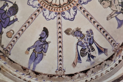 चिमटाधारी गोस्वामी तथा वेणुवादन करते गोस्वामी : गोसाई छतरी : दतिया : उन्नीसवीं सदी  