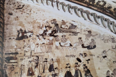 नारी  आकृतियां  : पारीच्छत की समाधि : दतिया : उन्नीसवीं सदी 